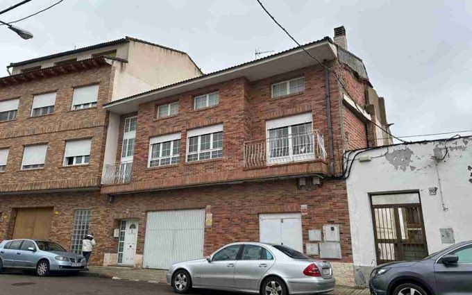 Inmueble en Casa – Montañana